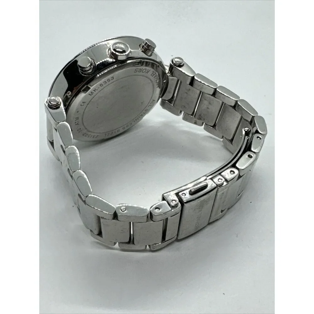 Michael Kors MK5353 Womens Silver Stainless Steel Analog Dial Wrist Watch JNA645